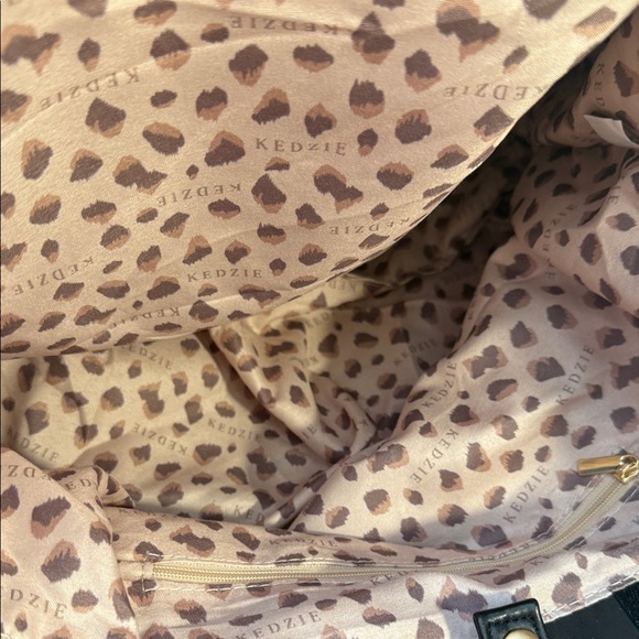 KEDZIE Black Quilted Tote Bag - Picture 5 of 10